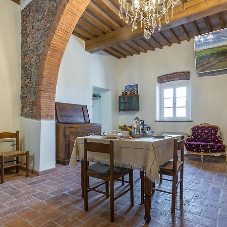B&B Pietra A Padule Filettole Buitenkant foto