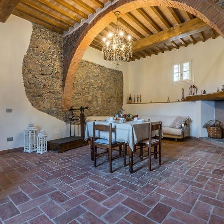 B&B Pietra A Padule Filettole Buitenkant foto
