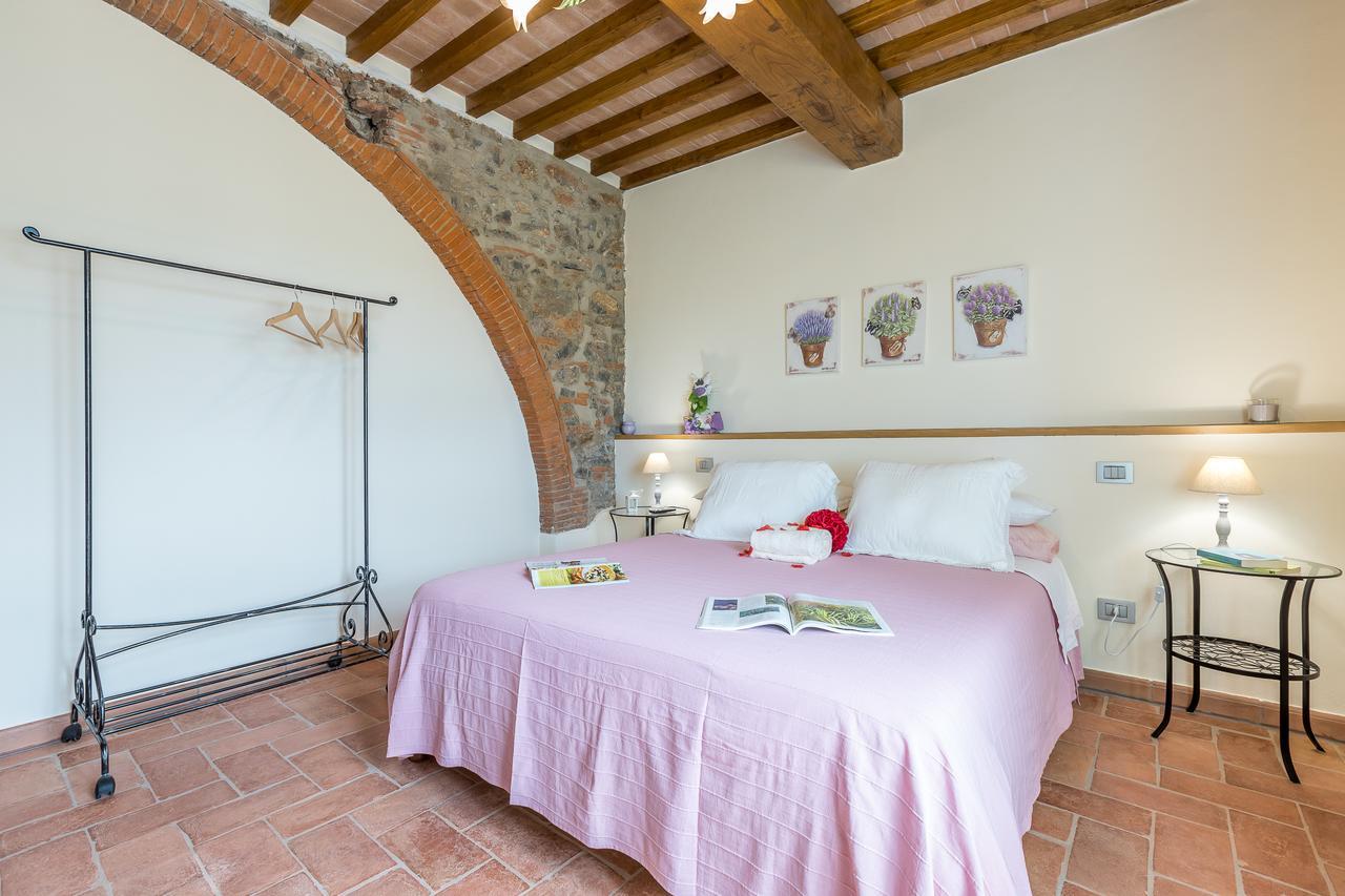 B&B Pietra A Padule Filettole Buitenkant foto