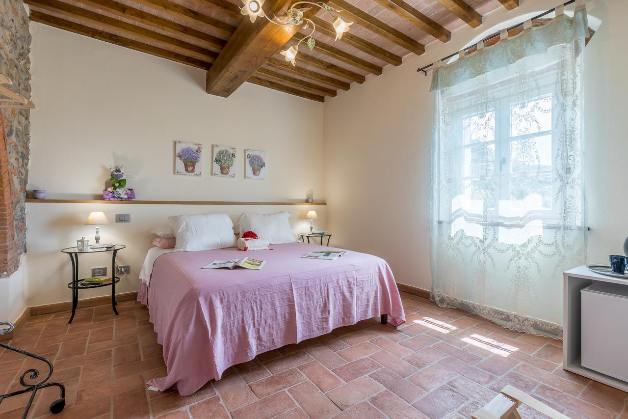 B&B Pietra A Padule Filettole Buitenkant foto