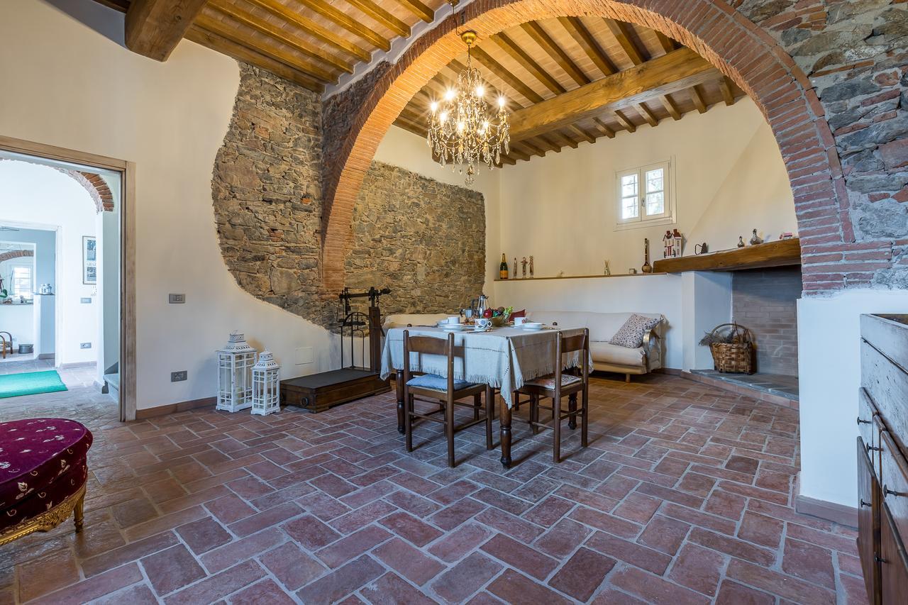 B&B Pietra A Padule Filettole Buitenkant foto