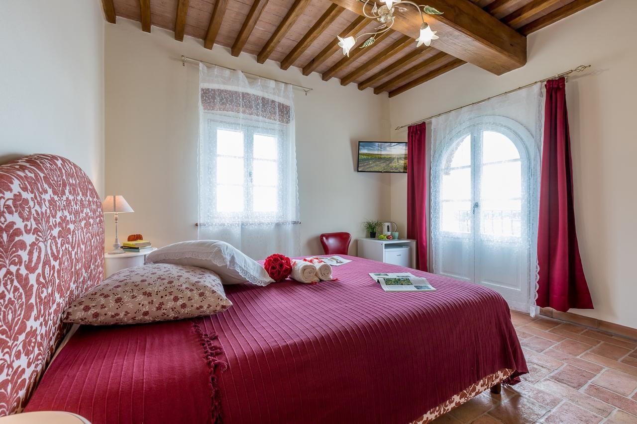 B&B Pietra A Padule Filettole Buitenkant foto
