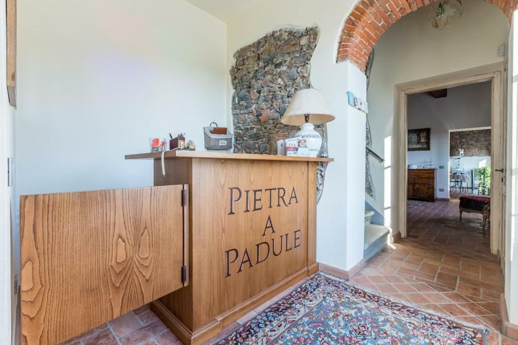 B&B Pietra A Padule Filettole Buitenkant foto